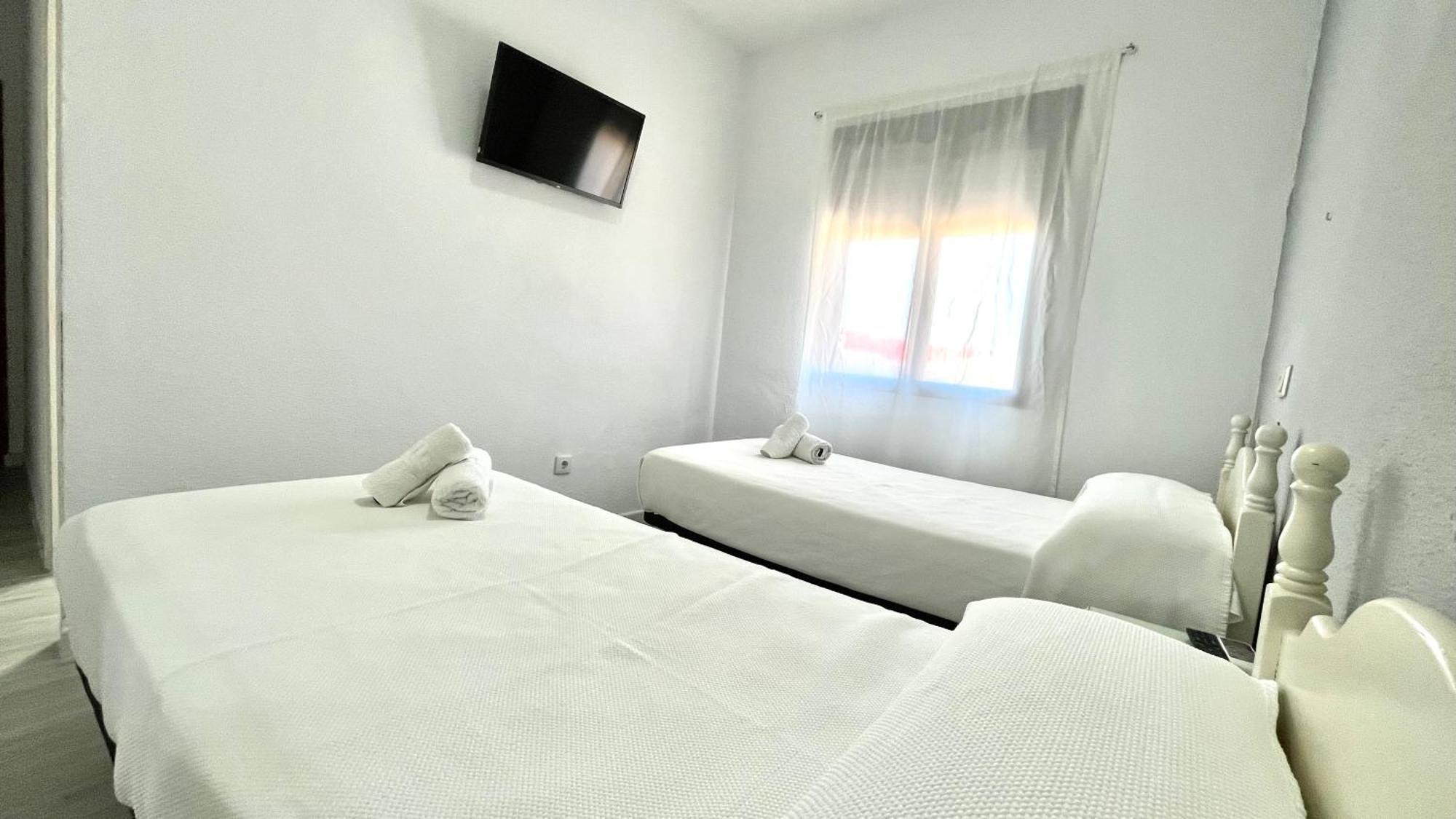 Hostal Carlos III Aldea Quintana Exterior foto