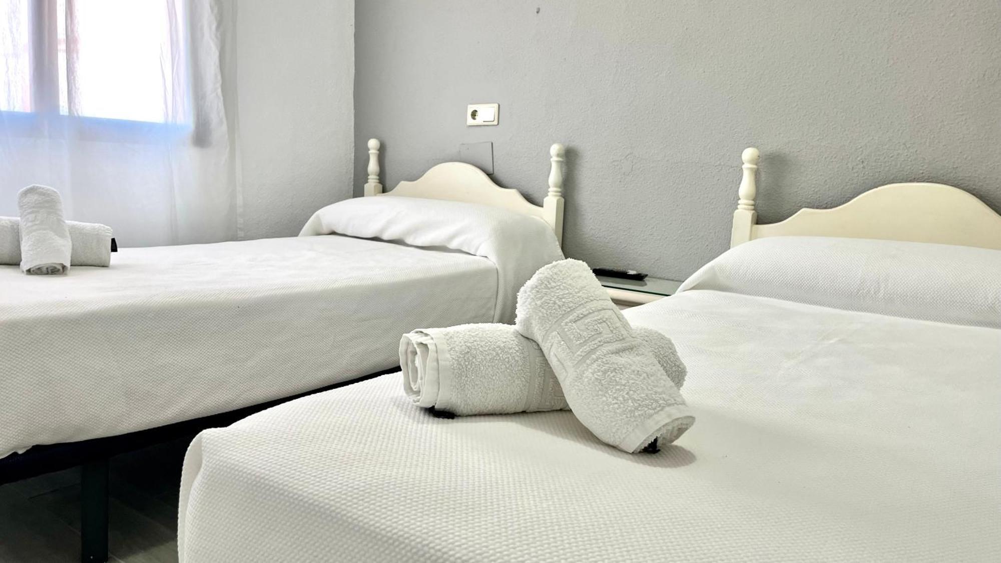 Hostal Carlos III Aldea Quintana Exterior foto